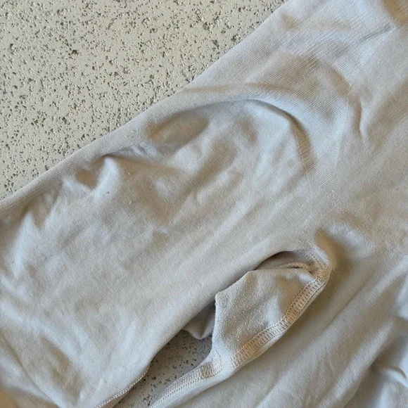 SKIMS SCULPTING BODYSUIT MID THIGH W. OPEN GUSSET | SAND - Picture 6 of 7